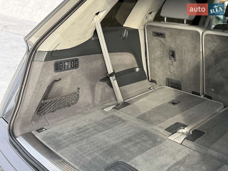 Позашляховик / Кросовер Audi Q7 2016 в Львові