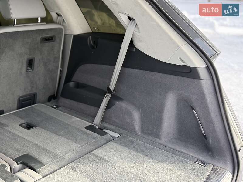 Позашляховик / Кросовер Audi Q7 2016 в Львові