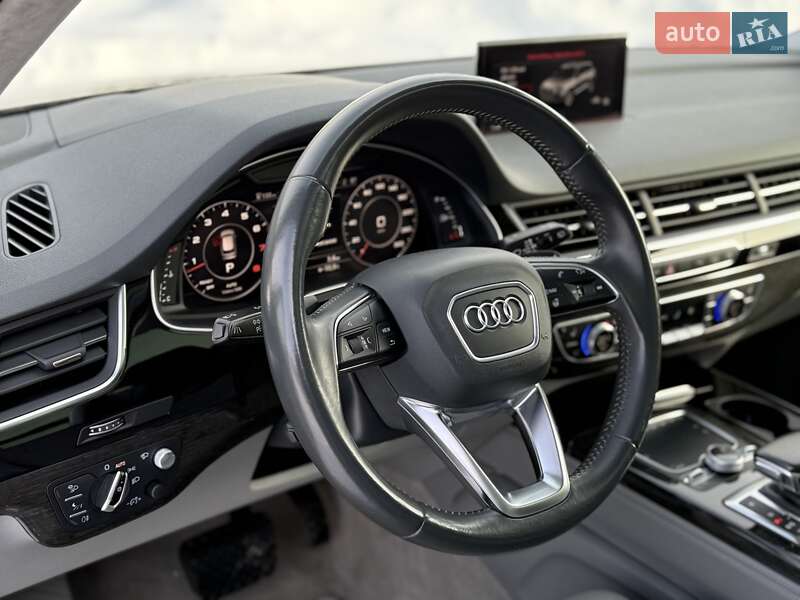 Позашляховик / Кросовер Audi Q7 2016 в Львові