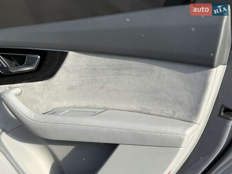 Позашляховик / Кросовер Audi Q7 2016 в Львові