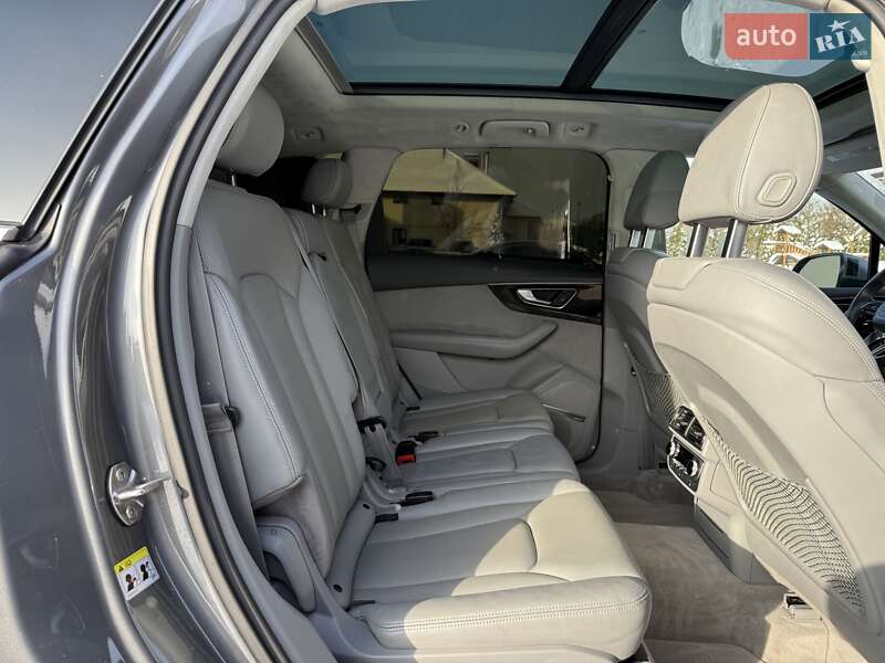 Позашляховик / Кросовер Audi Q7 2016 в Львові