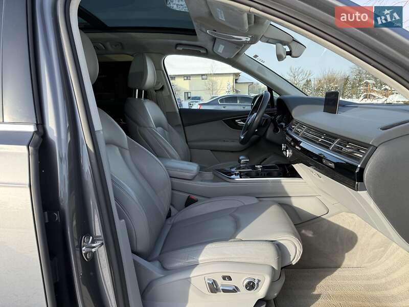 Позашляховик / Кросовер Audi Q7 2016 в Львові
