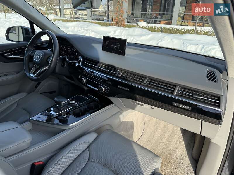 Позашляховик / Кросовер Audi Q7 2016 в Львові