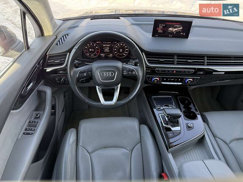 Позашляховик / Кросовер Audi Q7 2016 в Львові