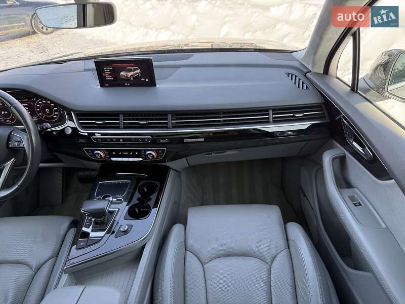 Позашляховик / Кросовер Audi Q7 2016 в Львові
