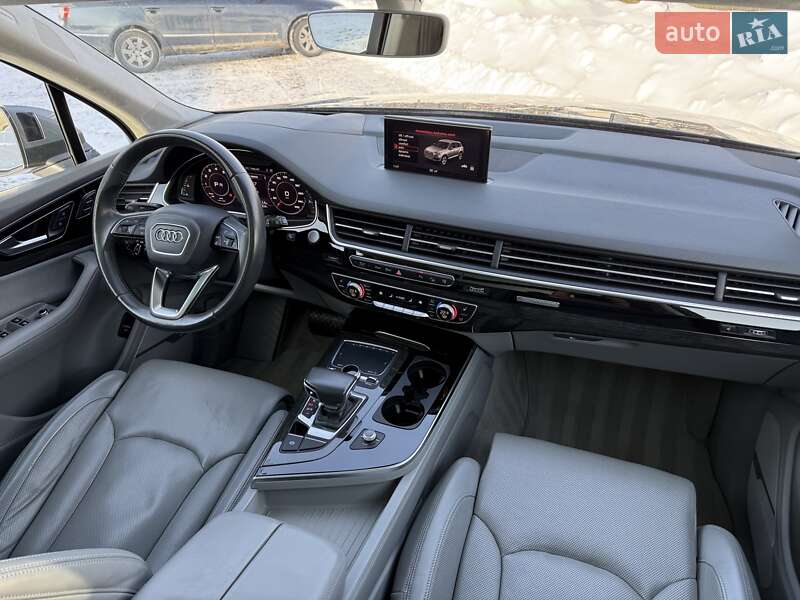 Позашляховик / Кросовер Audi Q7 2016 в Львові
