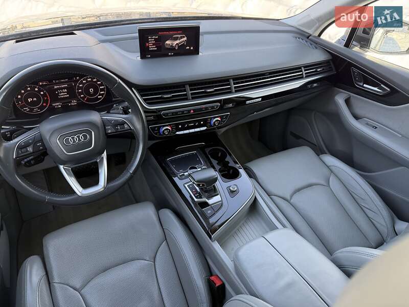 Позашляховик / Кросовер Audi Q7 2016 в Львові
