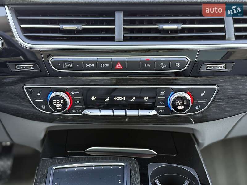 Позашляховик / Кросовер Audi Q7 2016 в Львові