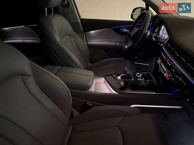 Позашляховик / Кросовер Audi Q7 2016 в Львові