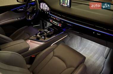 Позашляховик / Кросовер Audi Q7 2016 в Львові