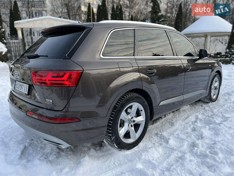 Внедорожник / Кроссовер Audi Q7 2015 в Хмельницком