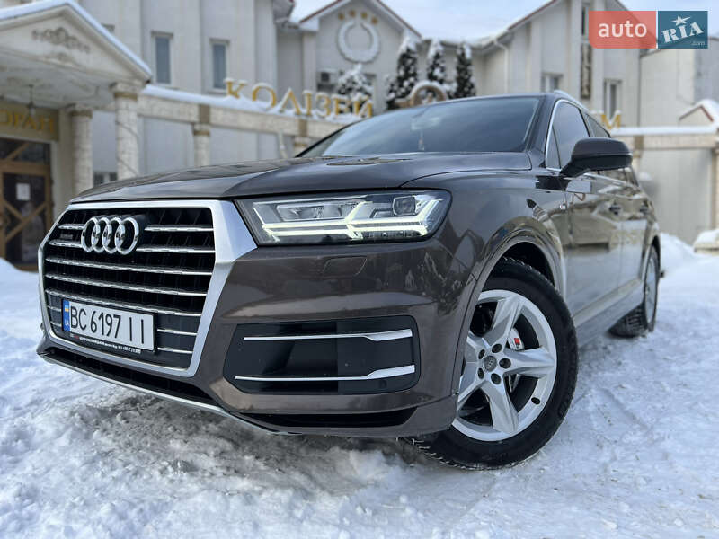 Внедорожник / Кроссовер Audi Q7 2015 в Хмельницком