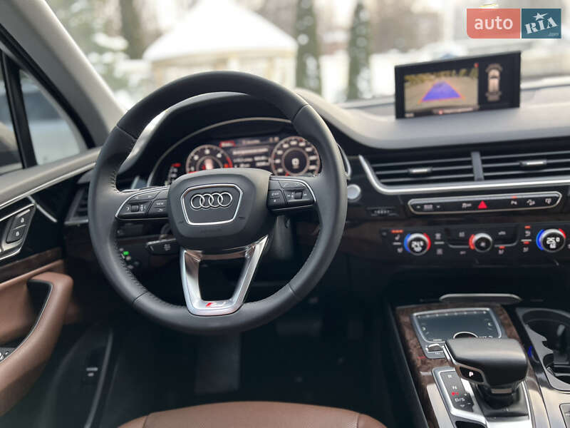 Внедорожник / Кроссовер Audi Q7 2015 в Хмельницком