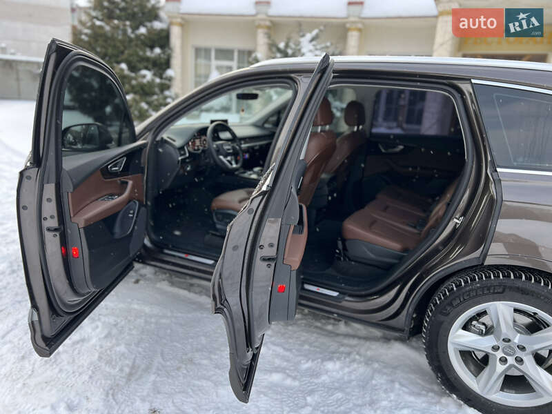 Внедорожник / Кроссовер Audi Q7 2015 в Хмельницком