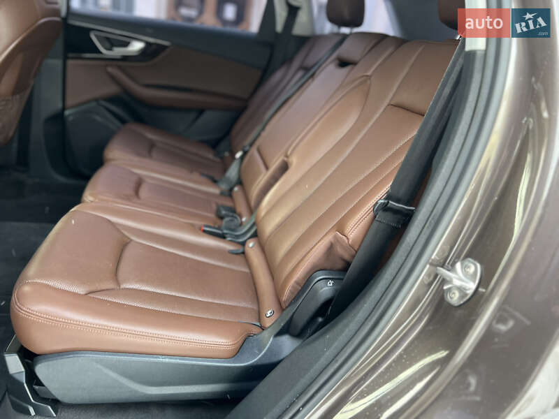 Внедорожник / Кроссовер Audi Q7 2015 в Хмельницком