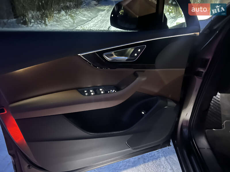 Внедорожник / Кроссовер Audi Q7 2015 в Хмельницком