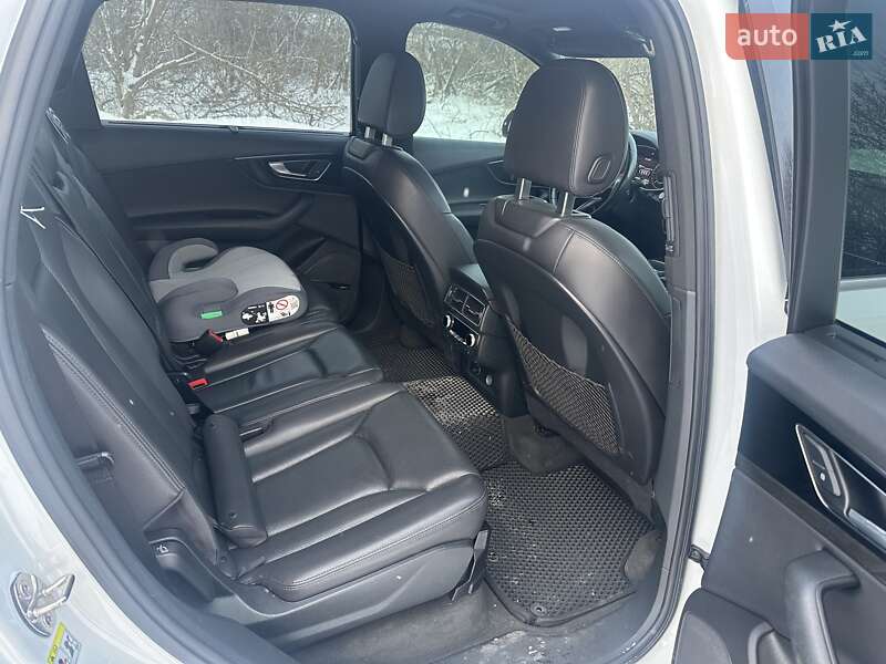 Внедорожник / Кроссовер Audi Q7 2017 в Чернигове