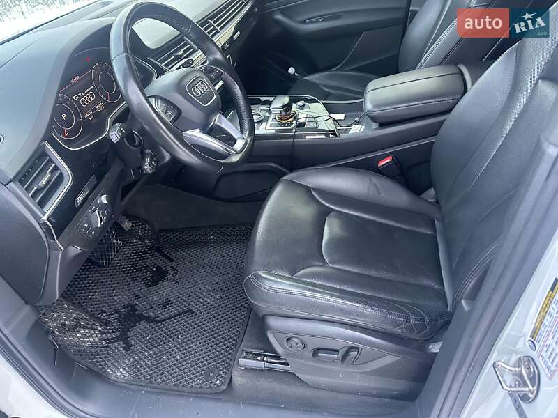 Внедорожник / Кроссовер Audi Q7 2017 в Чернигове