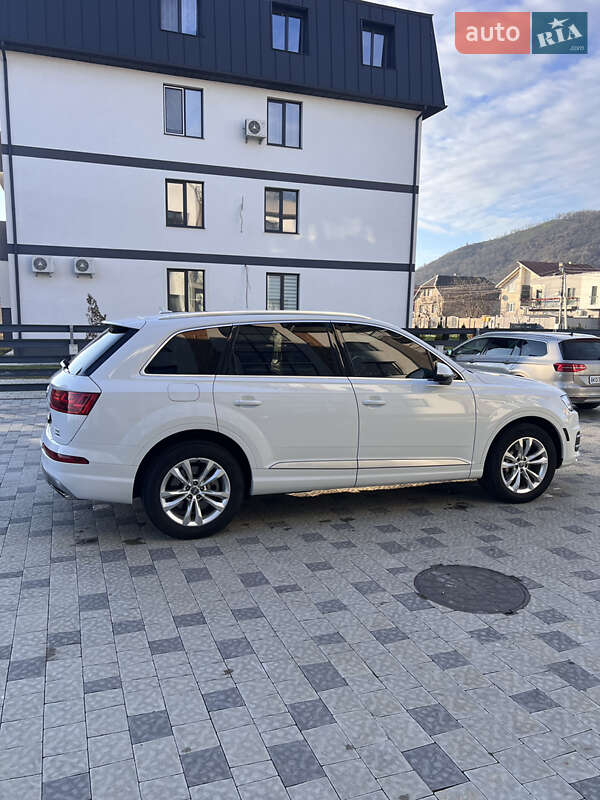 Внедорожник / Кроссовер Audi Q7 2018 в Ужгороде