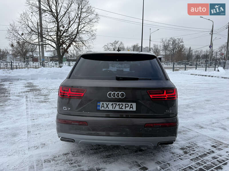 Внедорожник / Кроссовер Audi Q7 2017 в Харькове