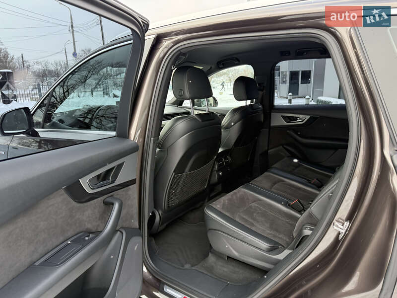 Внедорожник / Кроссовер Audi Q7 2017 в Харькове