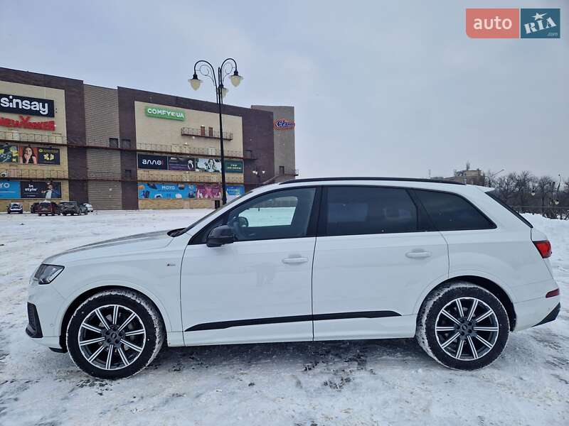 Внедорожник / Кроссовер Audi Q7 2023 в Киеве