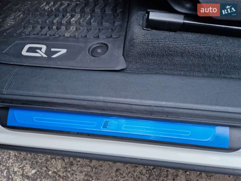 Внедорожник / Кроссовер Audi Q7 2023 в Киеве