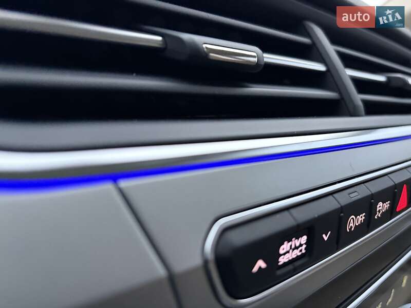 Внедорожник / Кроссовер Audi Q7 2016 в Киеве