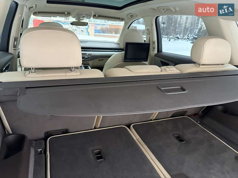 Внедорожник / Кроссовер Audi Q7 2016 в Киеве