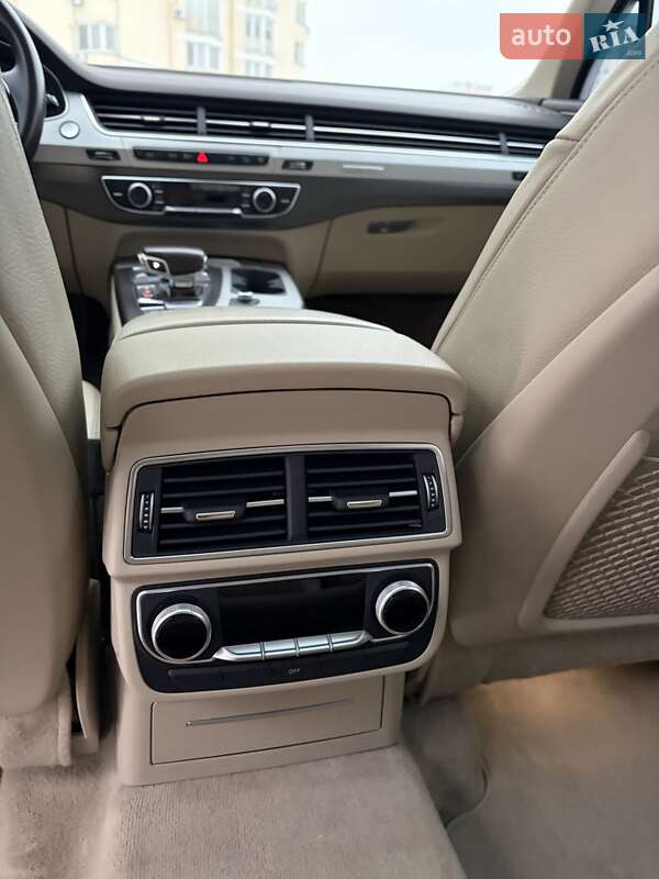 Внедорожник / Кроссовер Audi Q7 2016 в Киеве