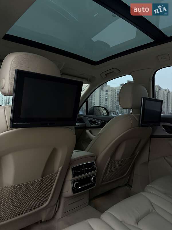 Внедорожник / Кроссовер Audi Q7 2016 в Киеве