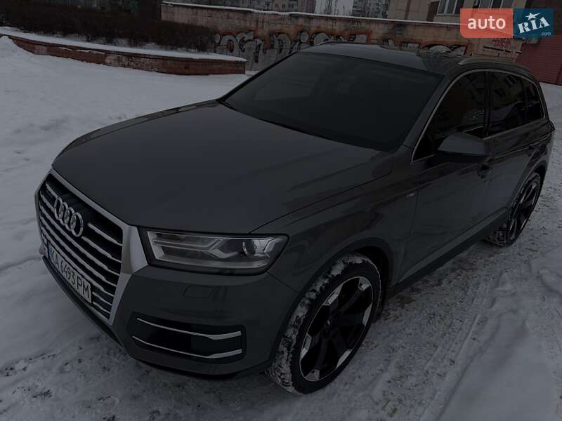 Внедорожник / Кроссовер Audi Q7 2016 в Киеве