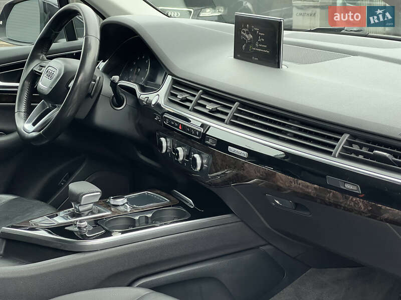 Внедорожник / Кроссовер Audi Q7 2017 в Львове