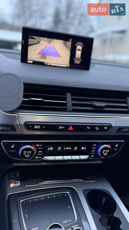 Внедорожник / Кроссовер Audi Q7 2016 в Новояворовске