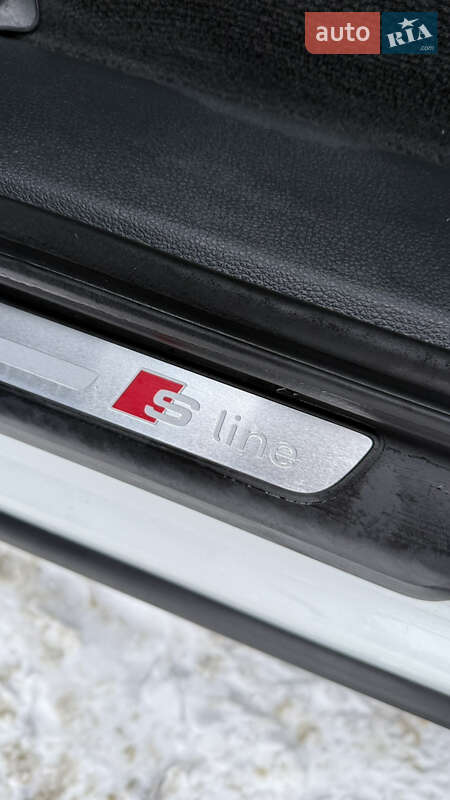 Внедорожник / Кроссовер Audi Q7 2016 в Новояворовске