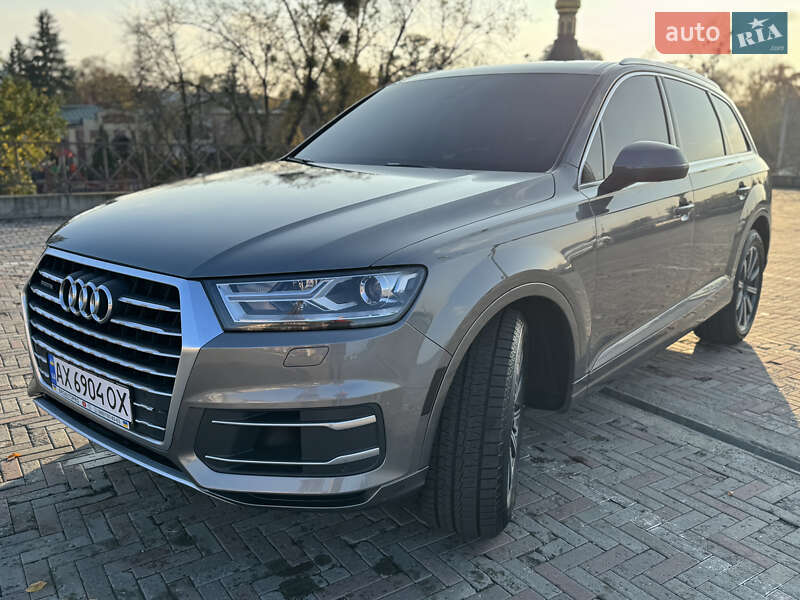 Внедорожник / Кроссовер Audi Q7 2015 в Краснограде