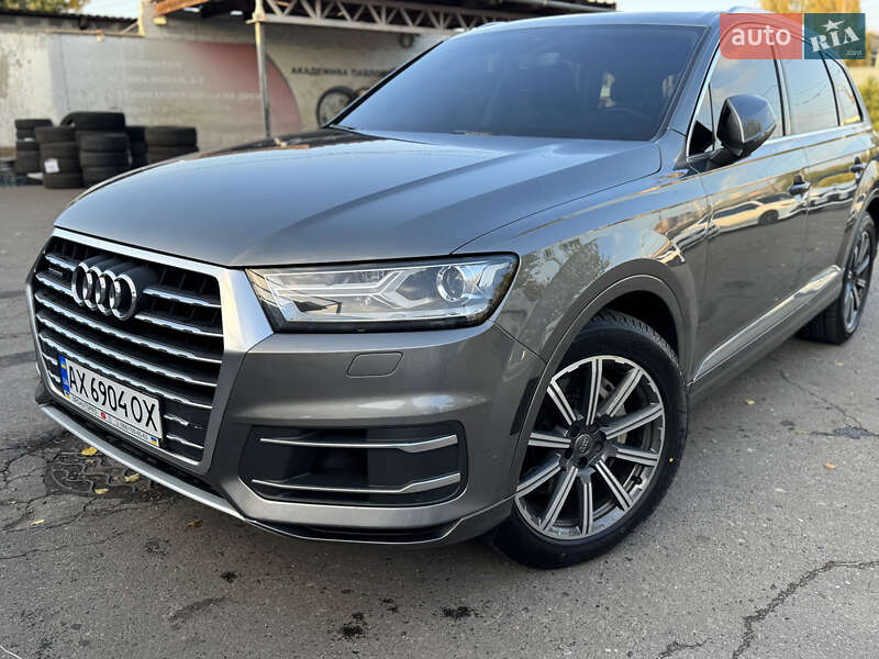 Внедорожник / Кроссовер Audi Q7 2015 в Краснограде