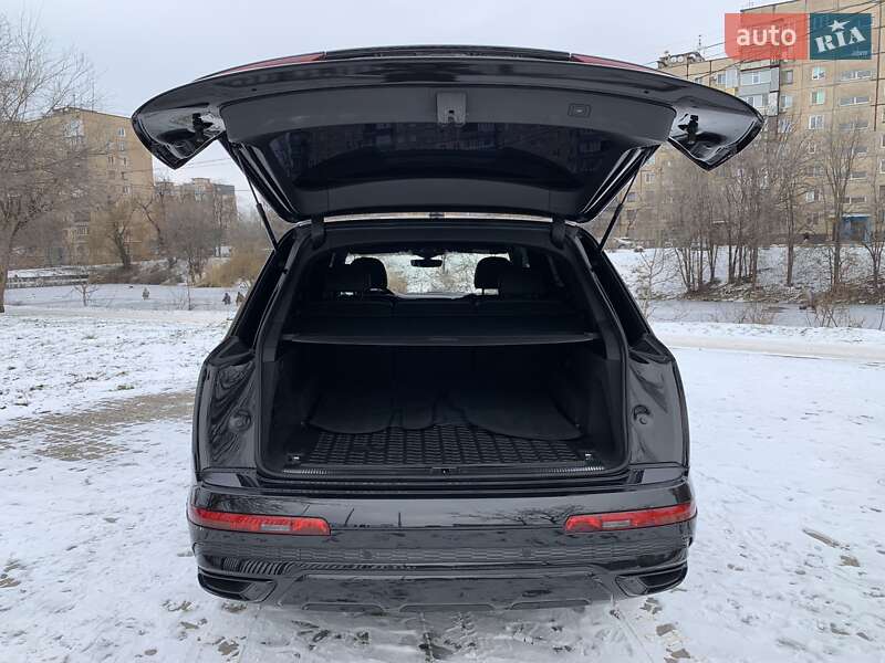 Внедорожник / Кроссовер Audi Q7 2020 в Кривом Роге