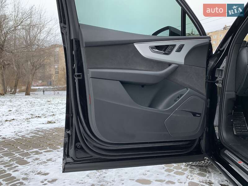 Внедорожник / Кроссовер Audi Q7 2020 в Кривом Роге