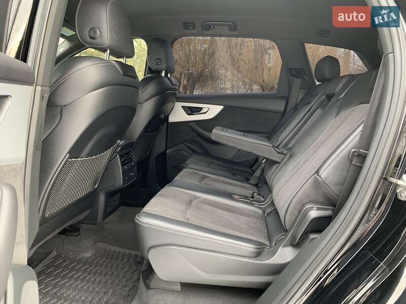 Внедорожник / Кроссовер Audi Q7 2020 в Кривом Роге