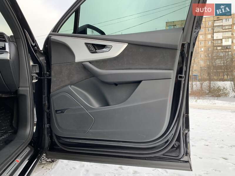 Внедорожник / Кроссовер Audi Q7 2020 в Кривом Роге