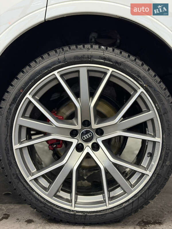 Внедорожник / Кроссовер Audi Q7 2021 в Ильнице