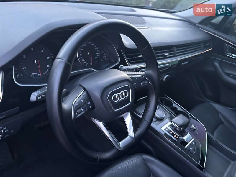 Внедорожник / Кроссовер Audi Q7 2017 в Барановке