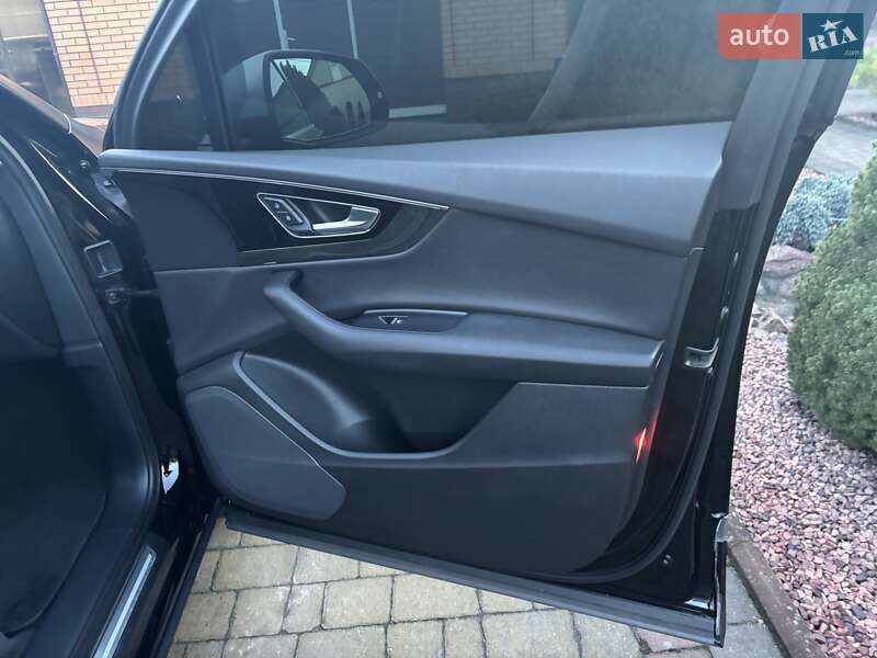 Внедорожник / Кроссовер Audi Q7 2017 в Барановке