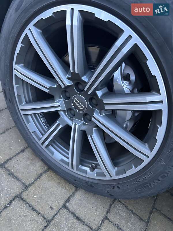 Внедорожник / Кроссовер Audi Q7 2017 в Барановке