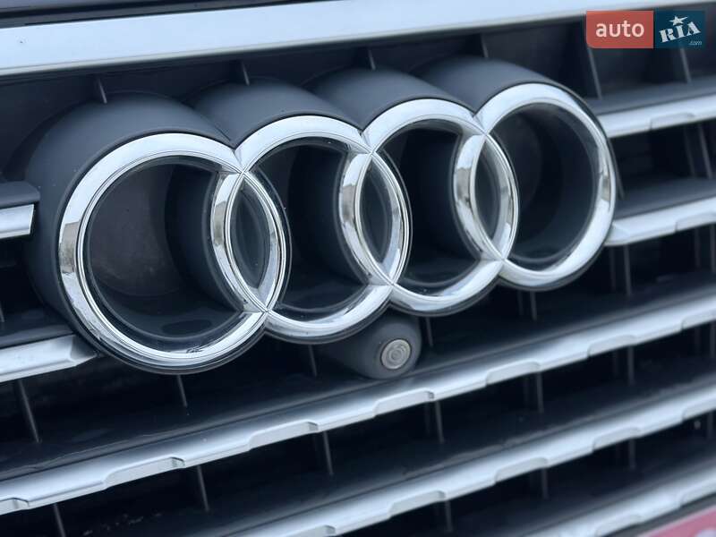 Внедорожник / Кроссовер Audi Q7 2017 в Нетешине