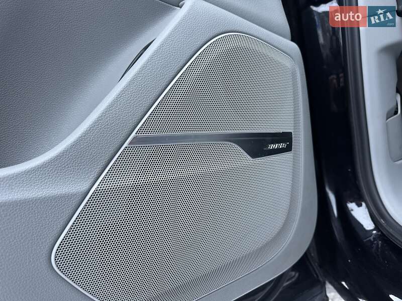 Внедорожник / Кроссовер Audi Q7 2017 в Нетешине