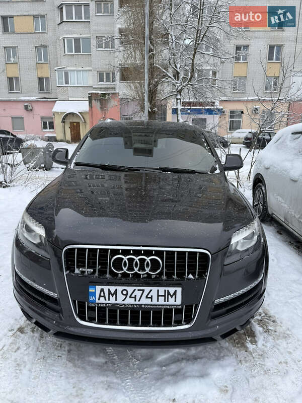 Внедорожник / Кроссовер Audi Q7 2012 в Киеве