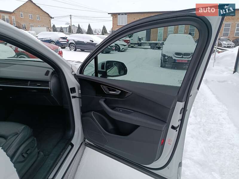 Внедорожник / Кроссовер Audi Q7 2017 в Луцке