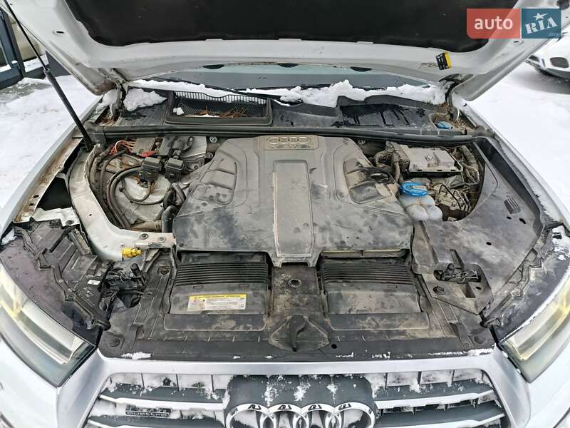 Внедорожник / Кроссовер Audi Q7 2017 в Луцке